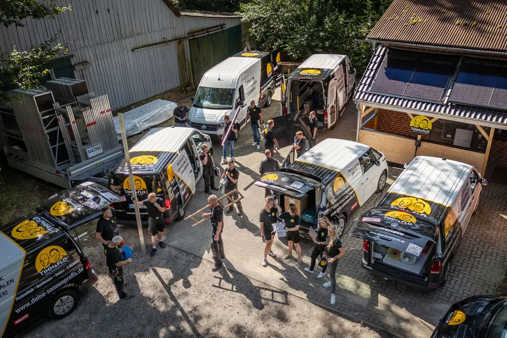 Timm & Flo Startseite Experten für Dach und Solar Mobile.jpg